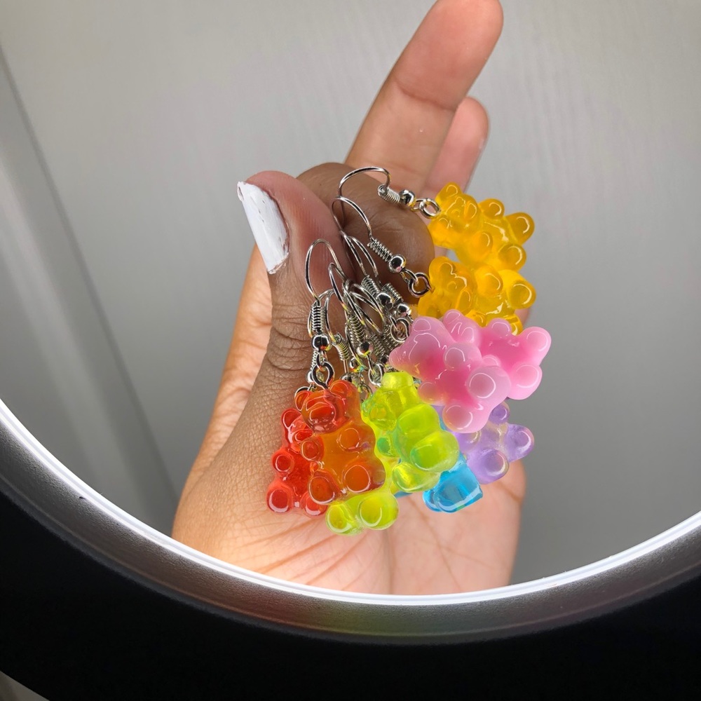 Gummy bear earrings 😍